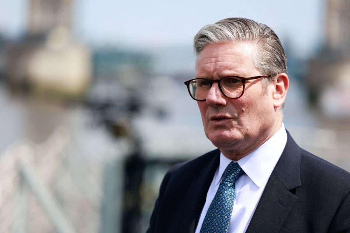 Starmer to Accuse Farage of Truss-Style ‘Fantasy' Economic Plans