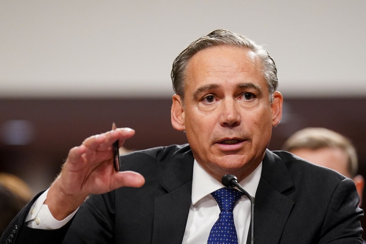 Boeing CEO Revamps Top Team With New CFO, Permanent Defense Head