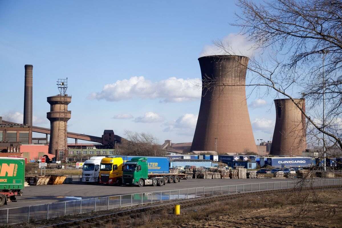 UK to Scrap Green Levies for Heavy Industry in Push for Growth