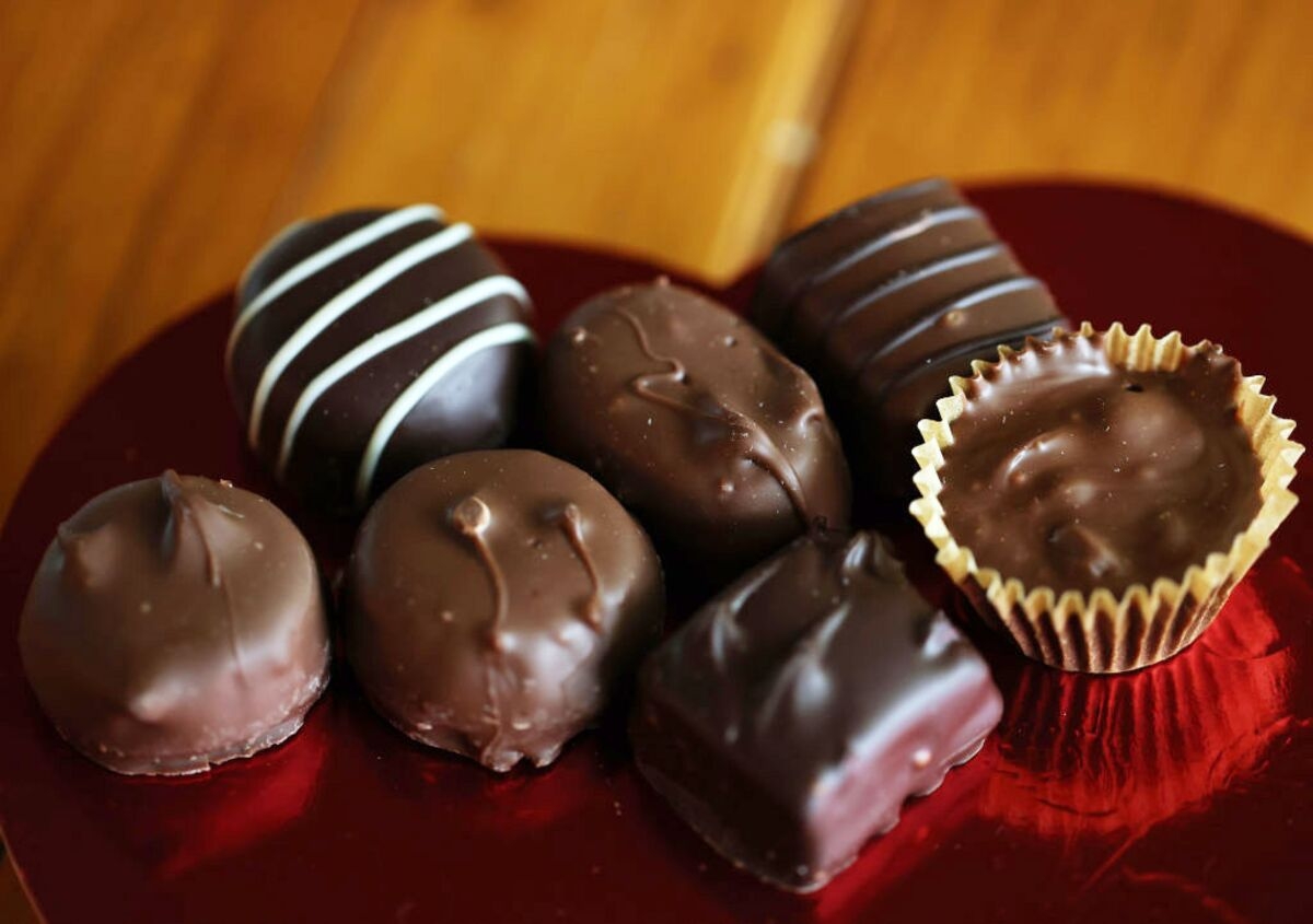 Cocoa Extends Drop on US Tariff Ruling, Improved Crop Prospects