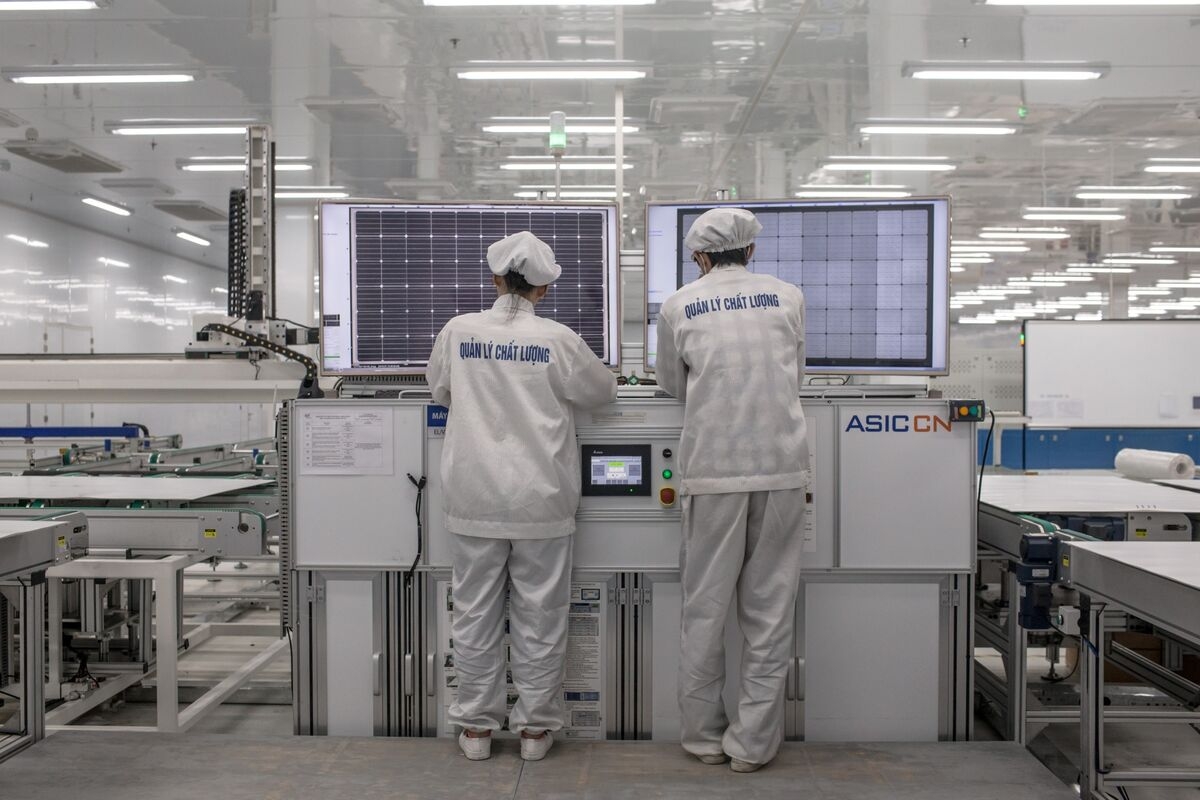 US Solar Makers See Tariff Loophole for Asian Competitors