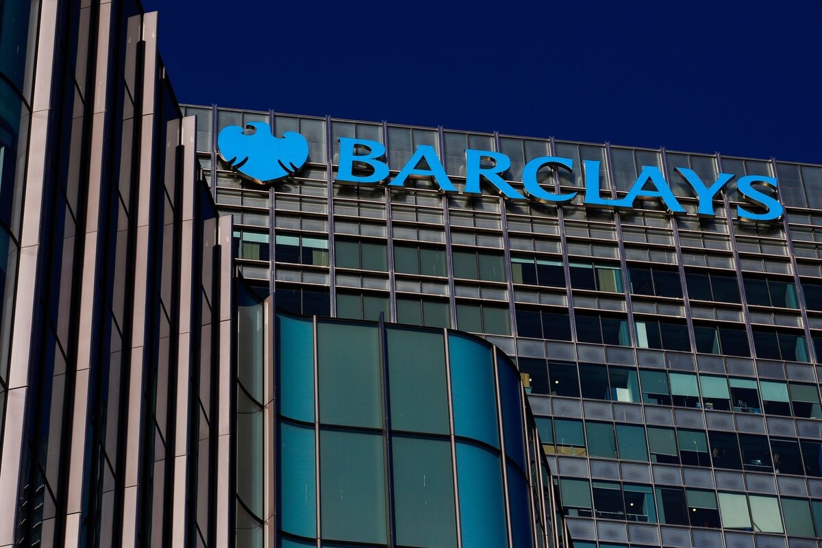 Barclays Launches £1 Billion Buyback After Traders Lift Earnings