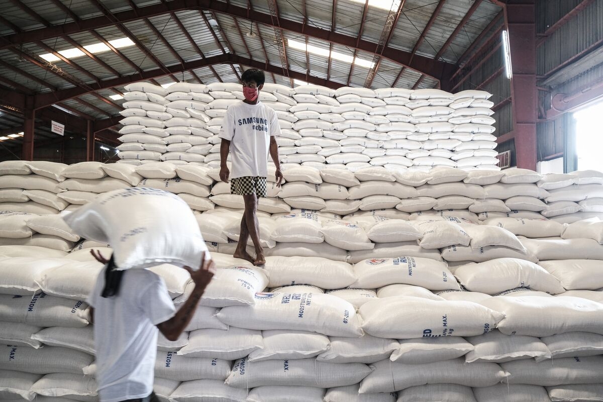 Philippines Plans to Start Subsidized Rice Sales in May