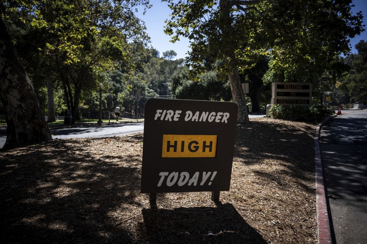 Southern California Faces Record Heat and Braces for Wildfires