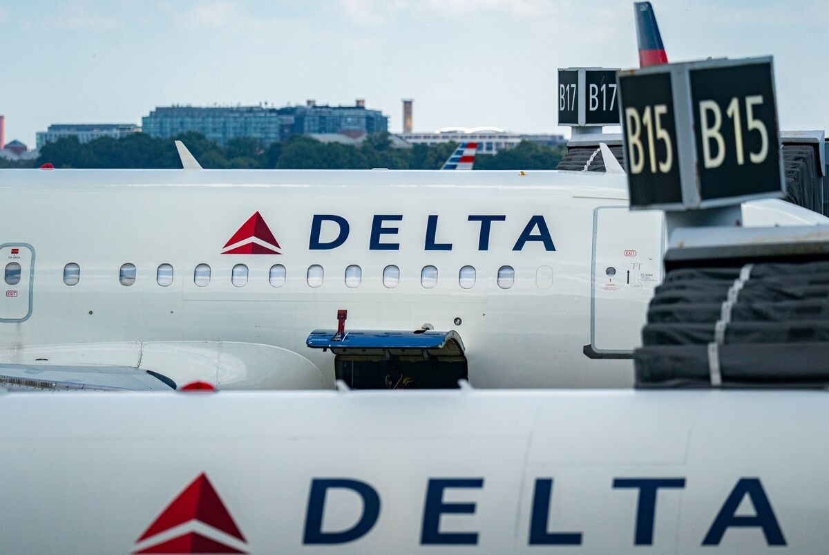Delta Says It's Not Using AI to Gather Personal Data, Set Fares