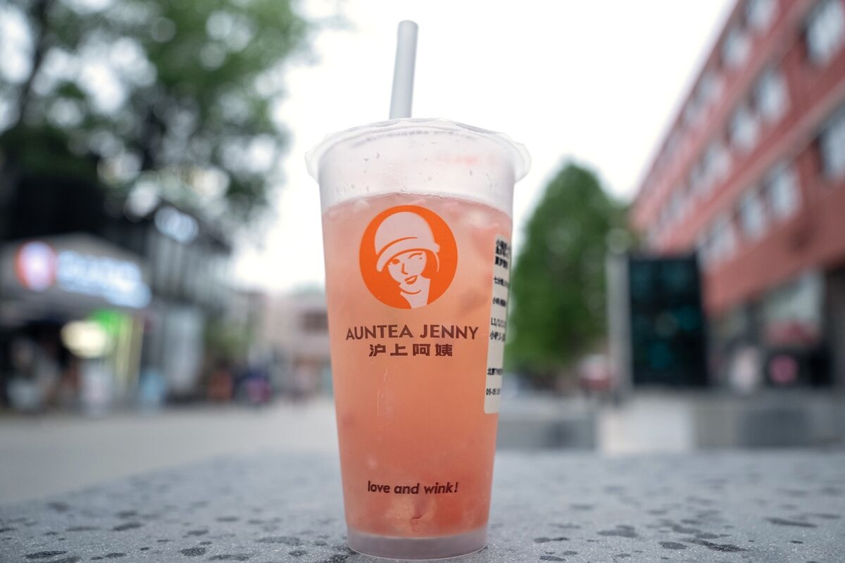 Bubble Tea Couple's Wealth Hits $1.7 Billion on Hong Kong IPO