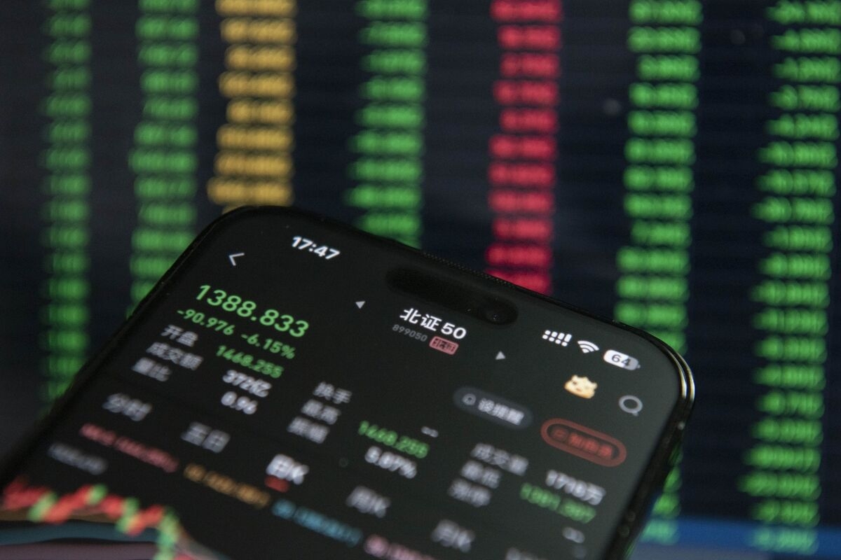 Chinese Shares Fall in Hong Kong on New Trade Frictions With US