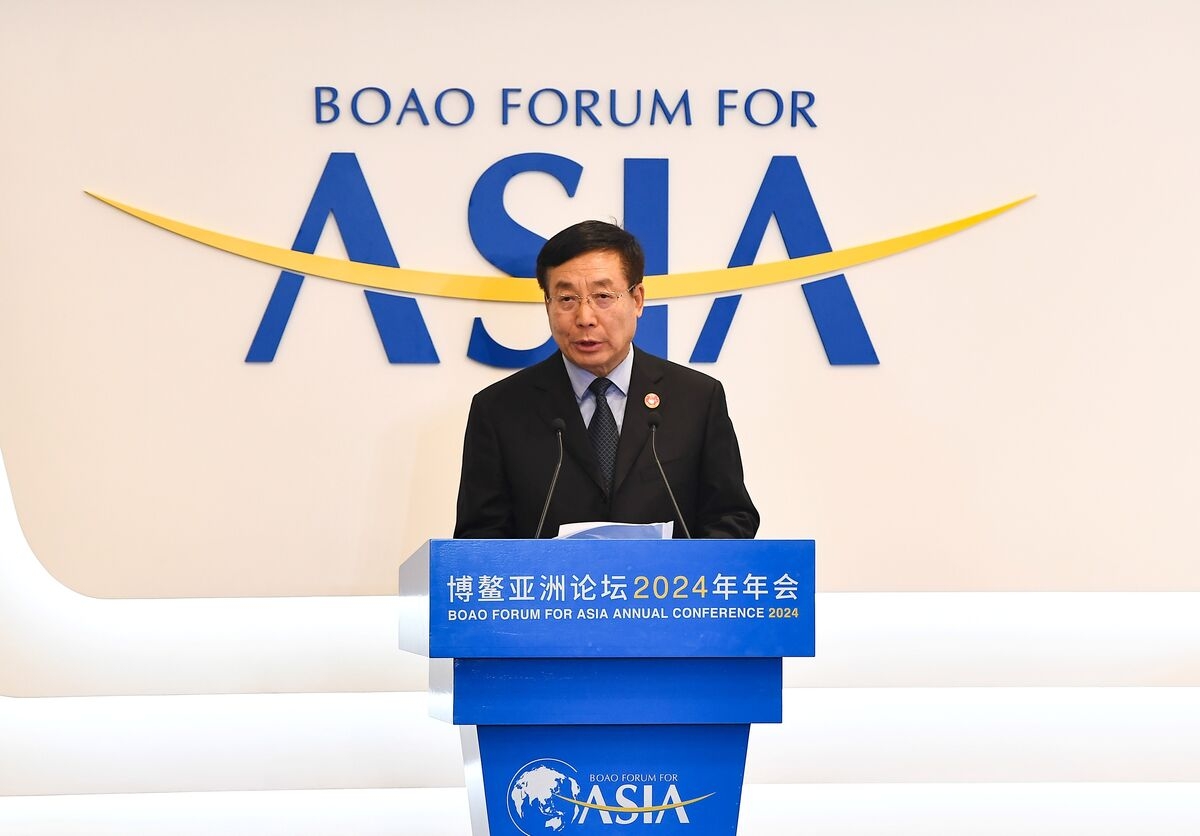 China Probes Former Food and Drug Authority Chief for Violation