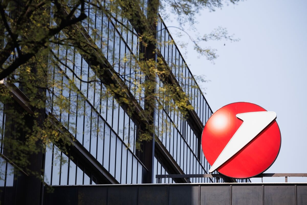 UniCredit's SRT Boom Will Target €20 Billion of Loans This Year
