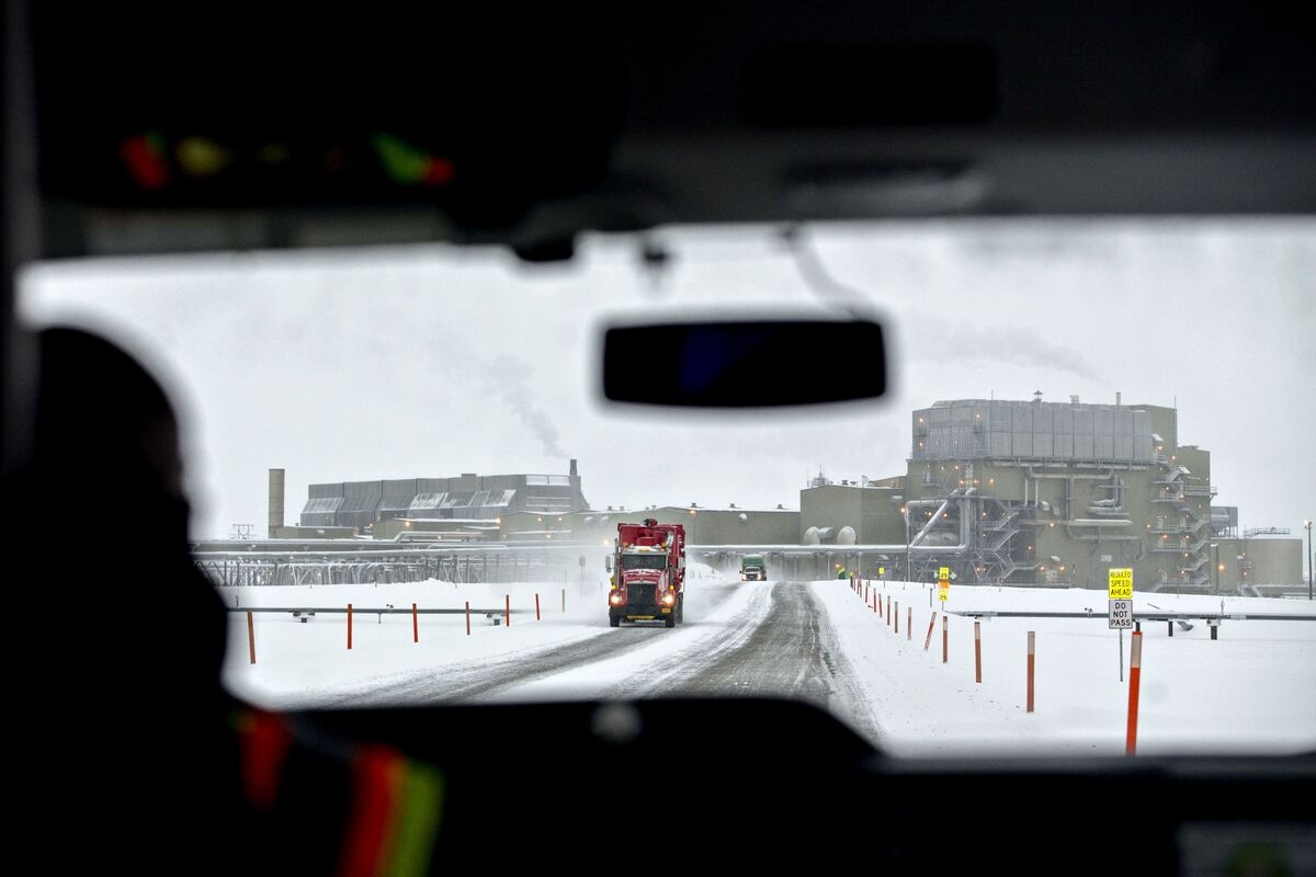 How to Move Freight Across the Icy Roads of Alaska