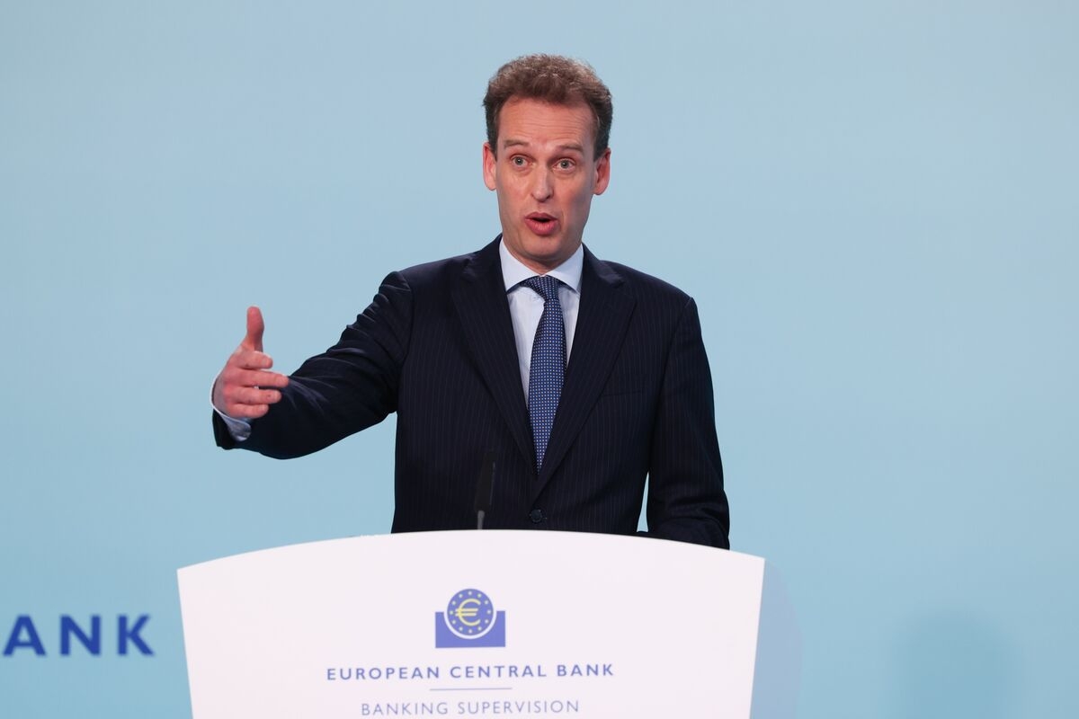 ECB's Elderson Warns Against Scaling Back ESG Rules Too Much