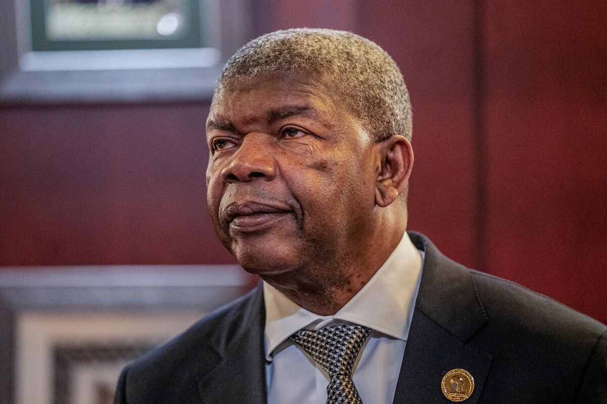 Angolan President Urges US Firms to Invest Beyond Oil, Minerals