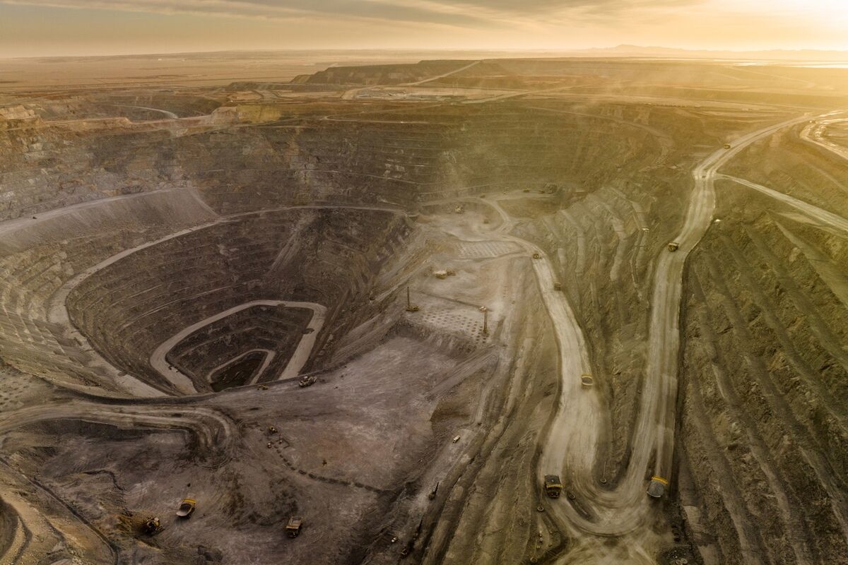 Big Miners Want New Blood to Tackle an Old Problem