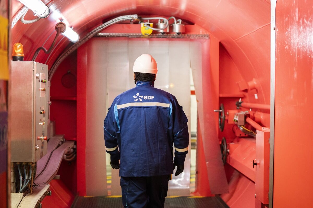 EDF Profit Falls as Power Prices Retreat and Income Taxes Climb