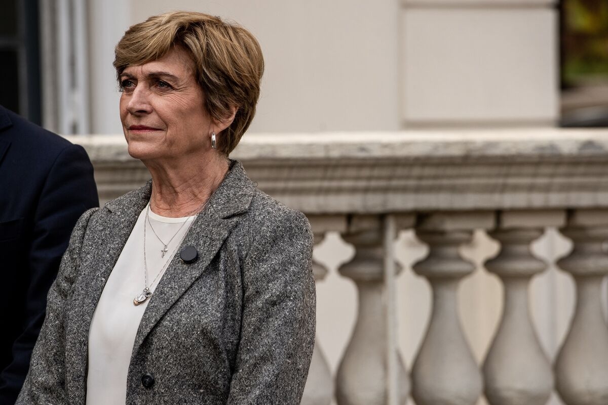 Chile's Matthei Details Plan to Save Billions in Public Spending