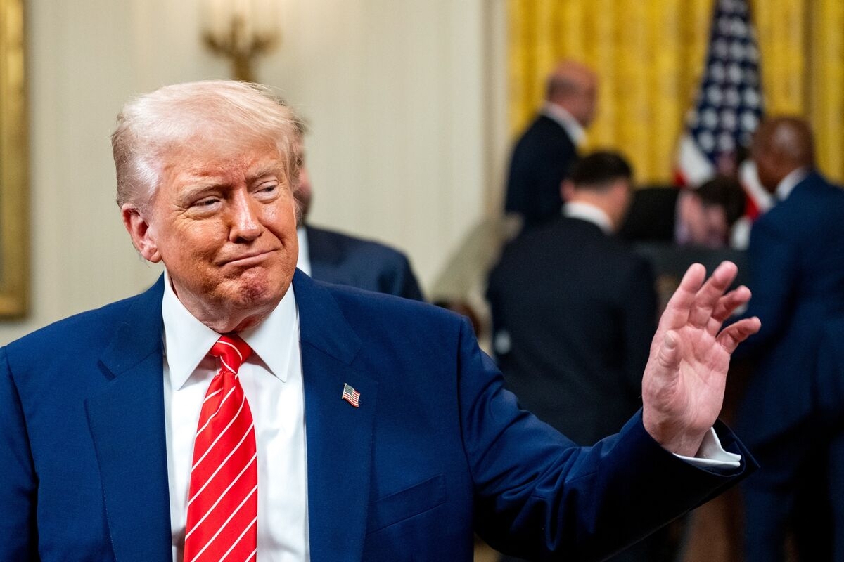 Trump Seeks Tax Hike on Wealthy Earning $2.5 Million or More