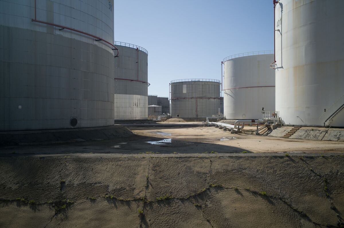 Oil Poised for Second Weekly Loss Ahead of OPEC+ Supply Decision