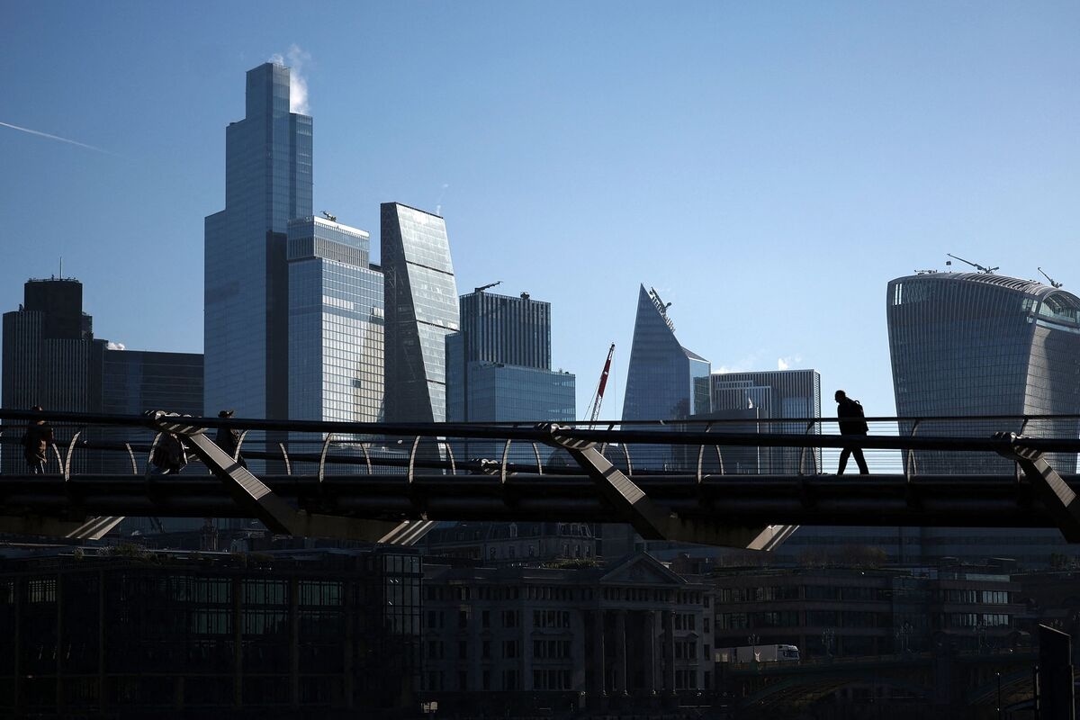 London's New Listings Hit 28-Year Low as AstraZeneca Weighs Exit
