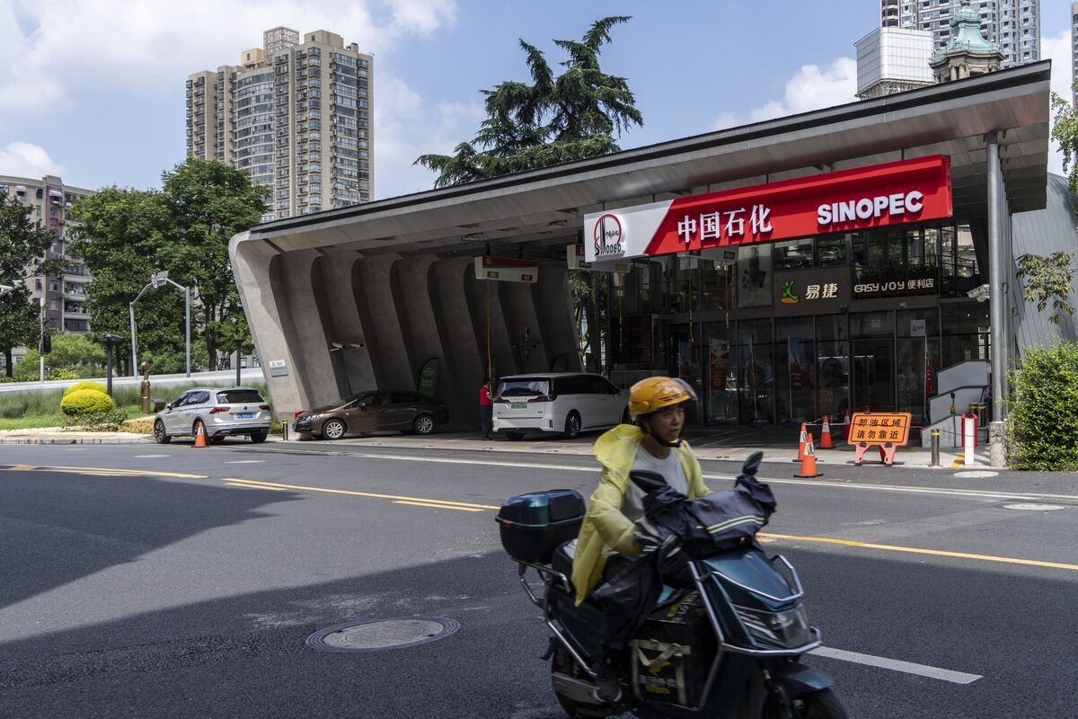 Sinopec Seeks $994 Million Via Bonds Exchangeable Into Stock