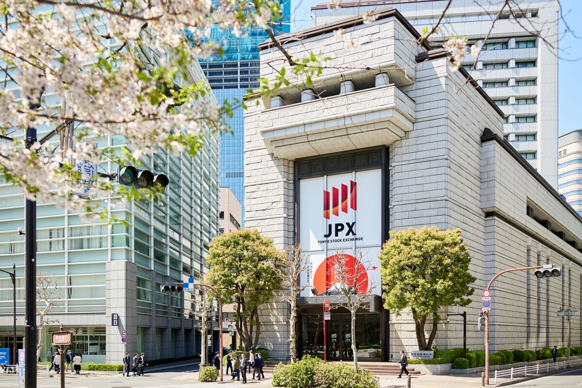 Japan Shift From Buybacks May Benefit Longer Term, Managers Say