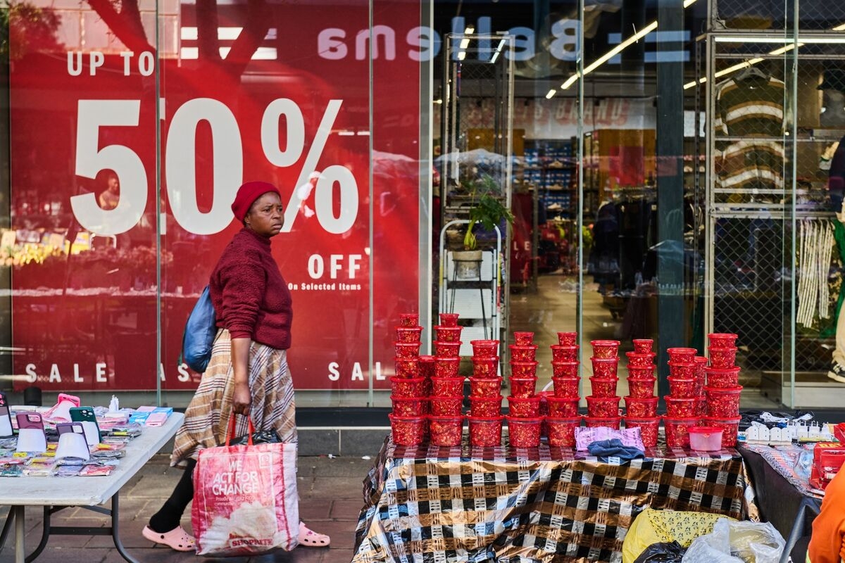 OECD Backs SARB Push to Lower South Africa's Inflation Target