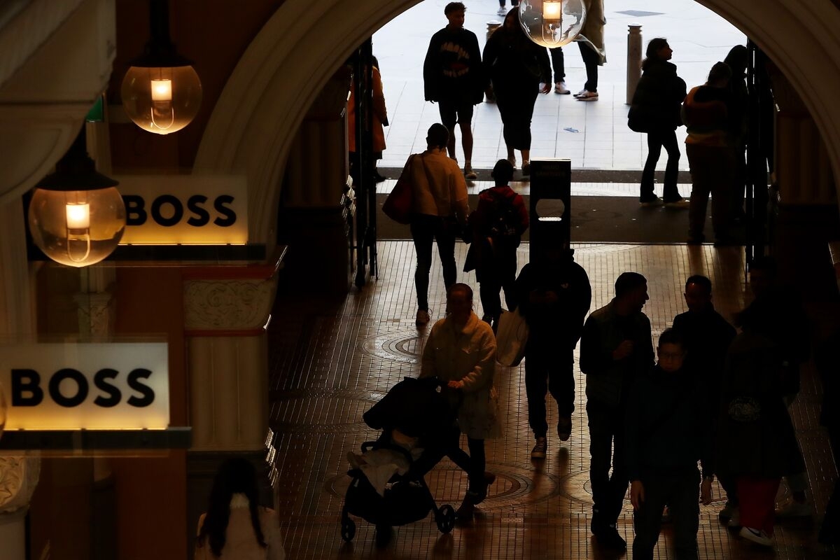 Australian Business Conditions Lift in December Driven by Retail