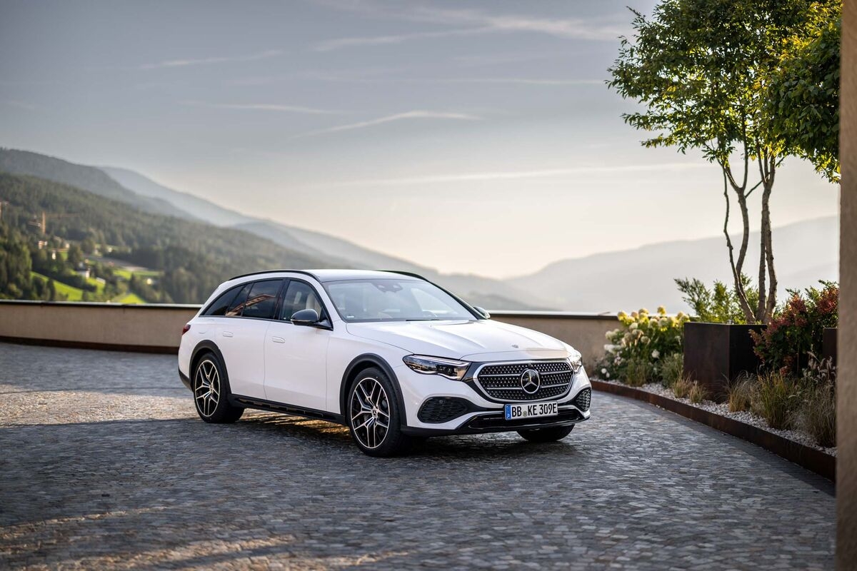 The Mercedes-Benz E 450 Station Wagon Has Little to Argue With