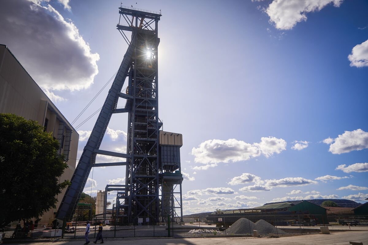 Zambia Court Adjoins ZCCM to Sampa's Challenge on Mopani Sale
