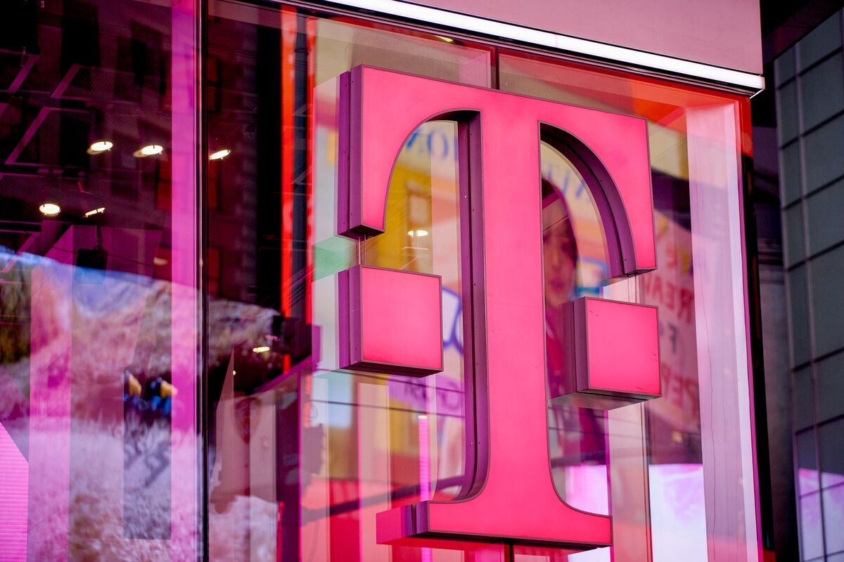 T-Mobile to Charge $15 Per Month for Starlink Satellite Texting Feature