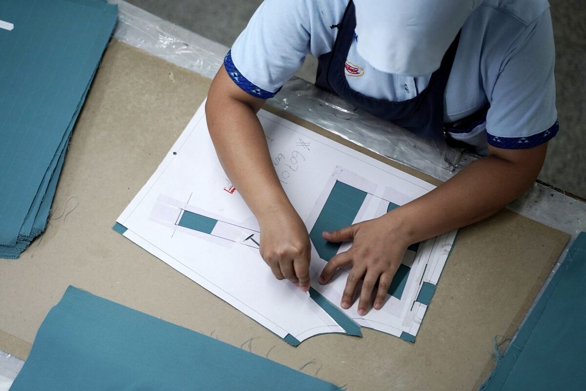 Indonesia Textile Giant to Lay Off Workers as Lenders Deny Deal