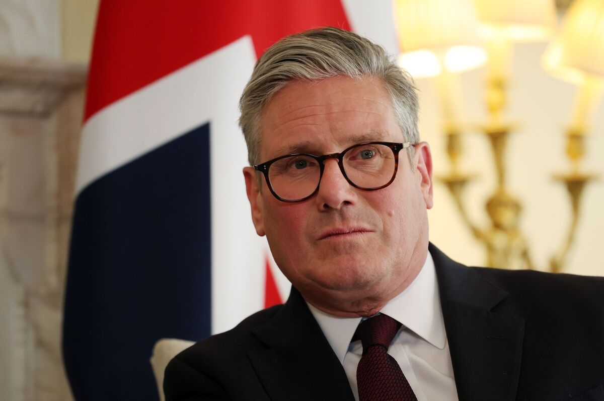 Starmer Vows Big UK Immigration Drop to Thwart Farage's Rise