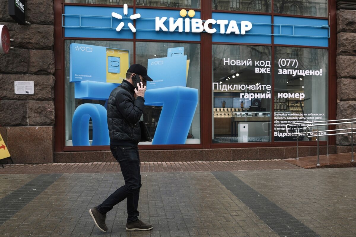 As Presidents Get Talking, Ukraine Reaches Out to Investors