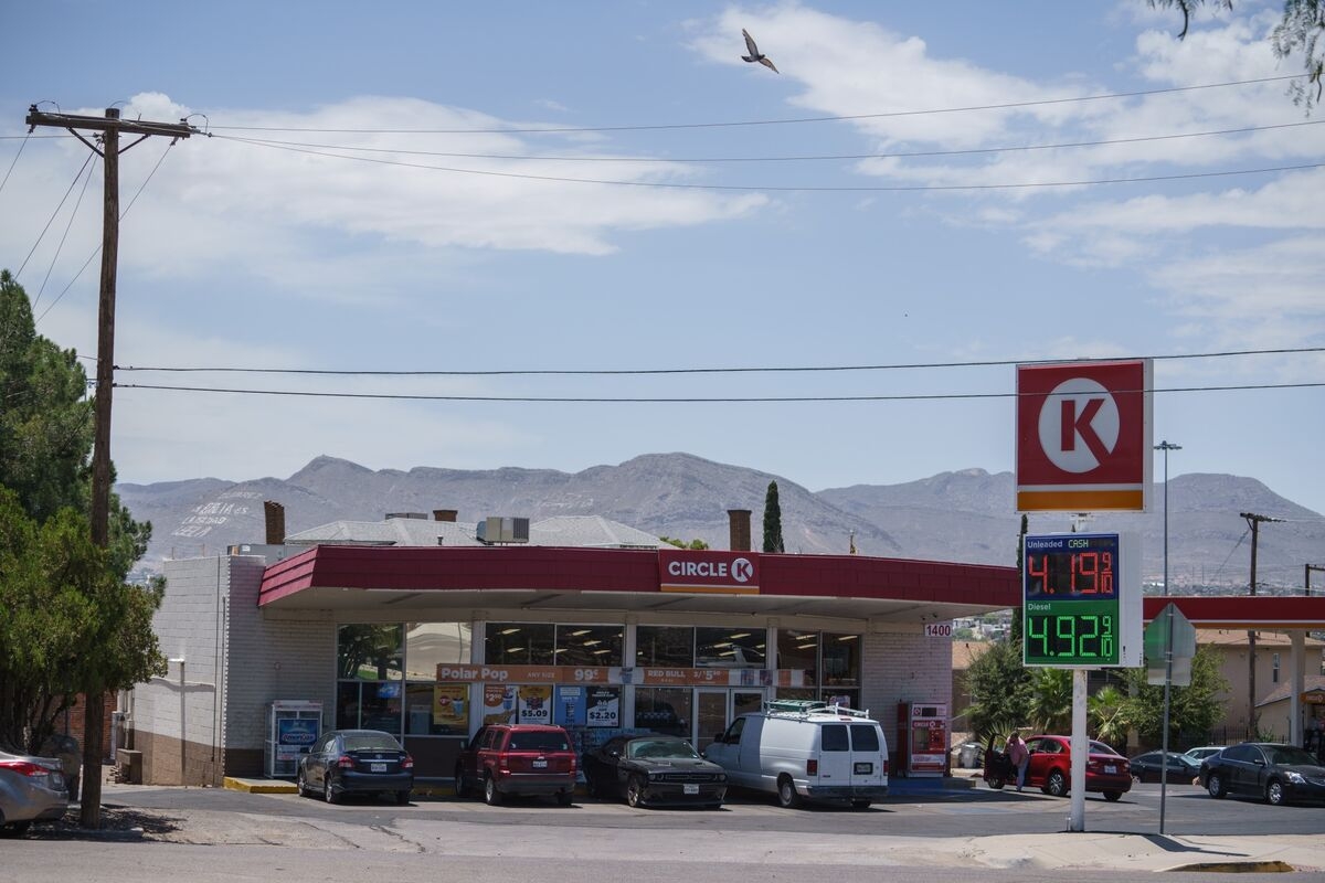 Couche-Tard Sees Strong Interest in US Stores for Seven & I Deal