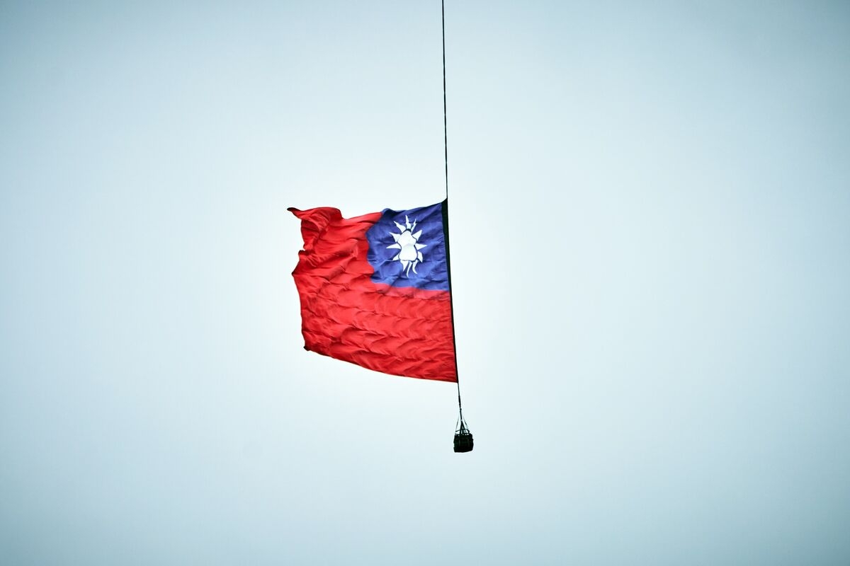 Trump Aims to Exceed First-Term Taiwan Arms Sales, Reuters Says