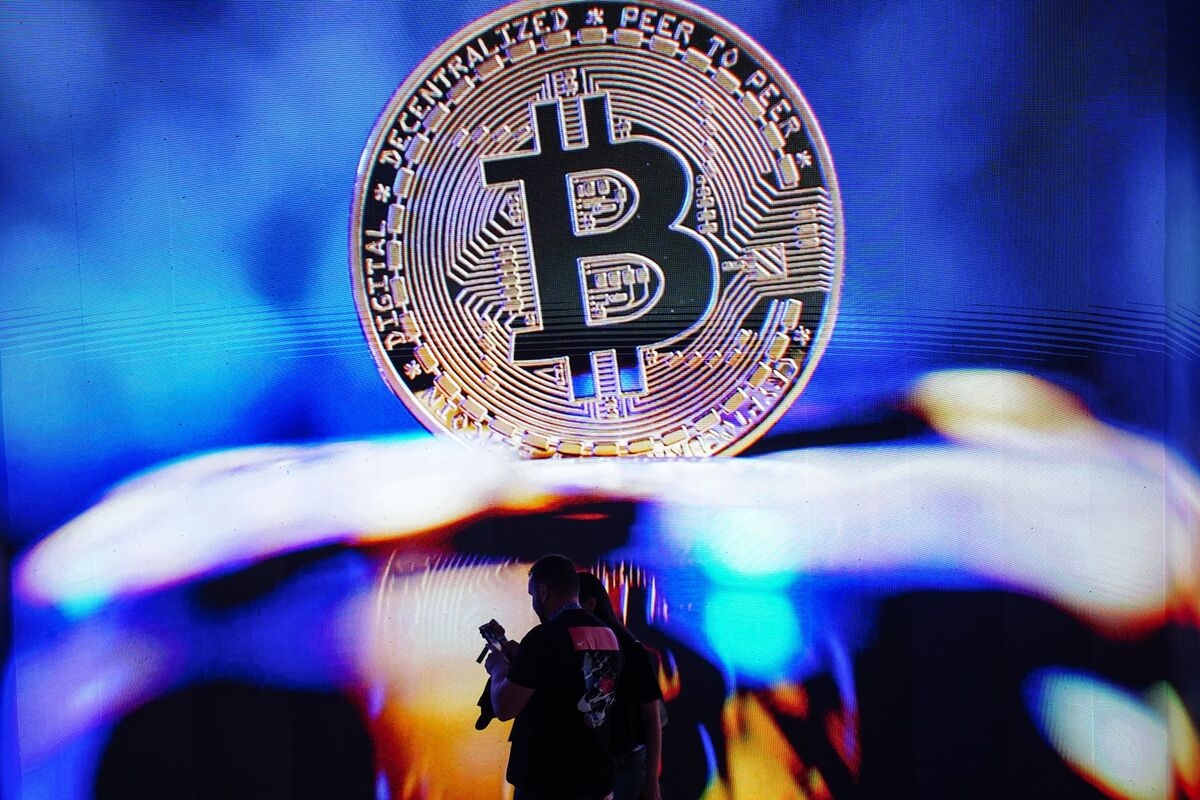 Bitcoin Sinks as Israel Escalates Iran Standoff With Airstrikes