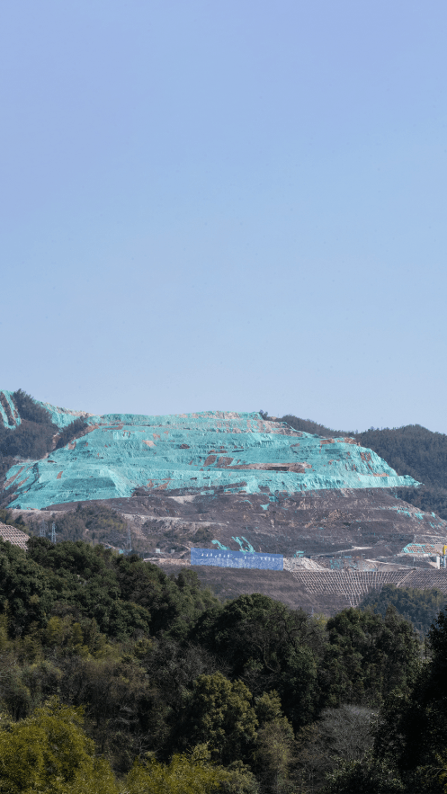 Lithium Surges After Major Mine Closes in China