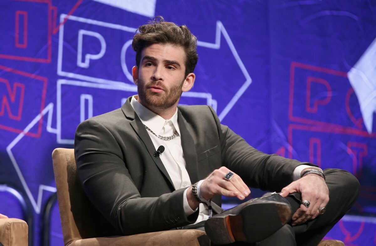 Political Pundit Hasan Piker Questioned by US Customs at Airport
