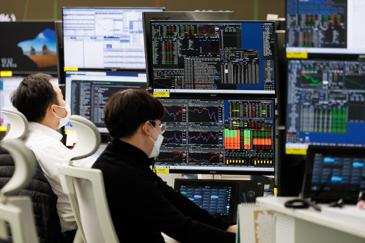 Korean Stocks Hit New Highs as Gainers Diversify Beyond Chips