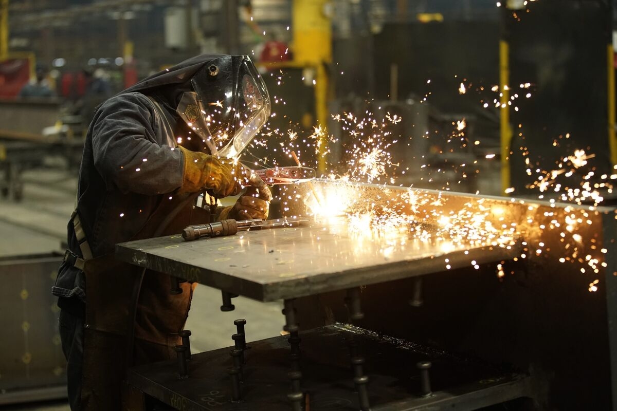 Mounting Bets on Extended US Bond Rally Face Jobs-Data Reckoning