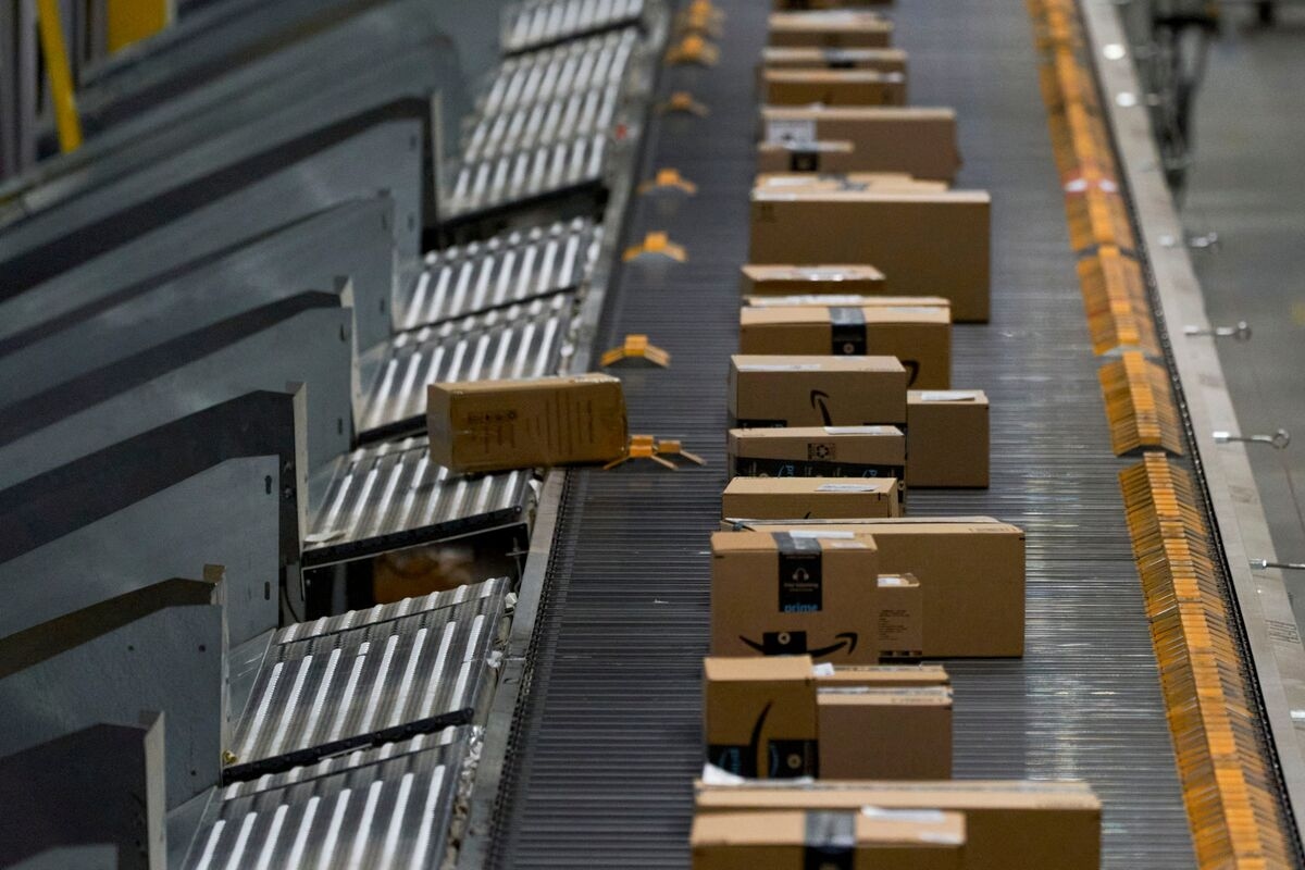 Ackman's Pershing Details $1.3 Billion Size of Amazon Stake