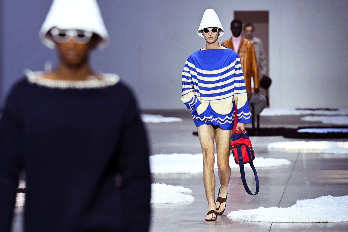 Prada's Sales Miss Estimates Amid Challenging Luxury Backdrop