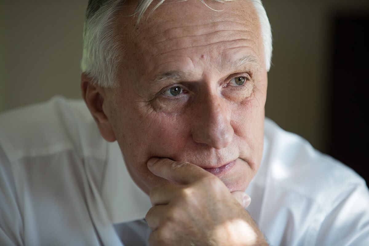 Hungarian Fertilizer Tycoon Digs In as Creditor Spat Deepens