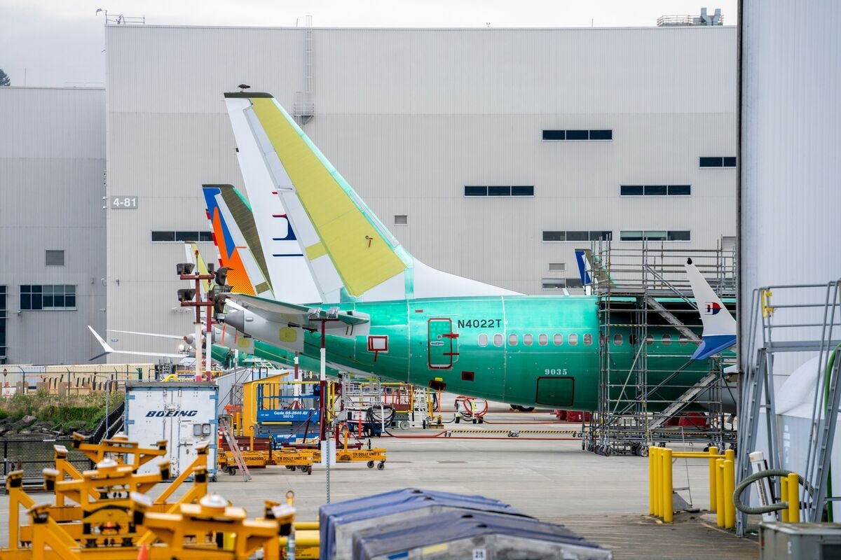 Boeing Stems Cash Outflow as Aircraft Deliveries Pick Up Pace