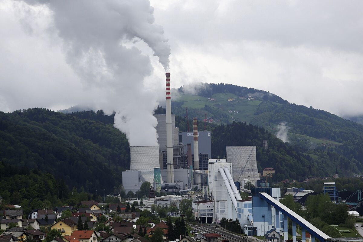 Slovenia Ties Debt Interest to Emissions in First for Europe