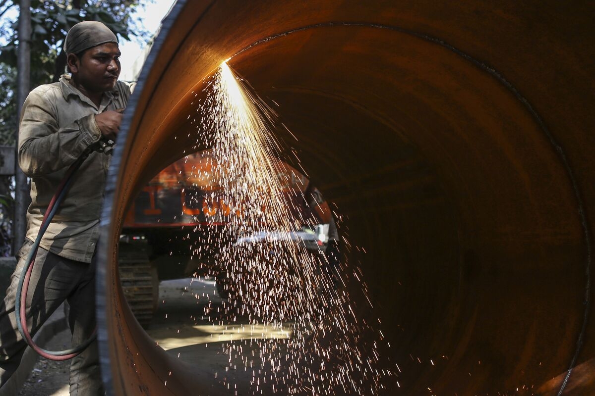 India's Economy Expands Faster-Than-Expected 7.4% Last Quarter