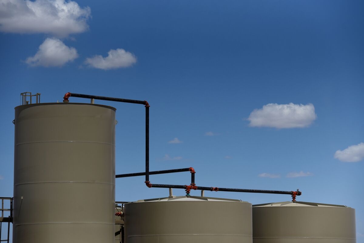Buffett's Pilot Explores Sale of Water Management Unit