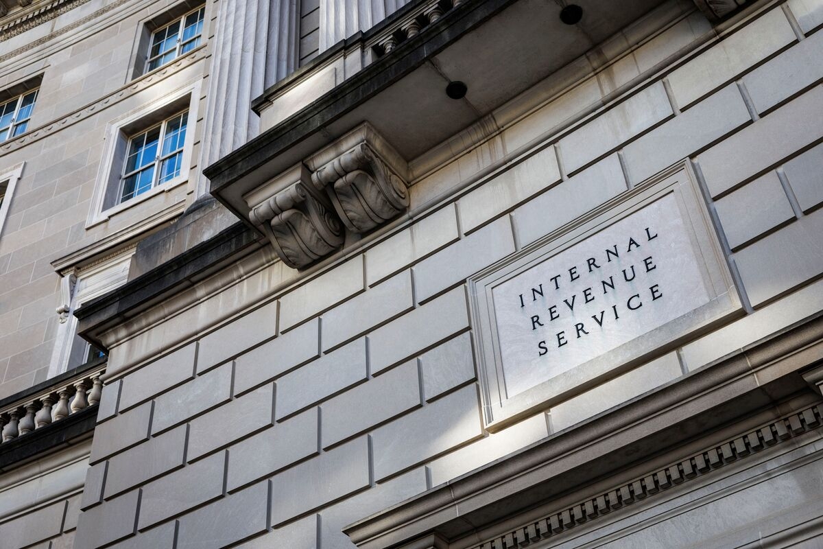 Ex-Credit Suisse Client Pleads Guilty to Hiding Money From IRS