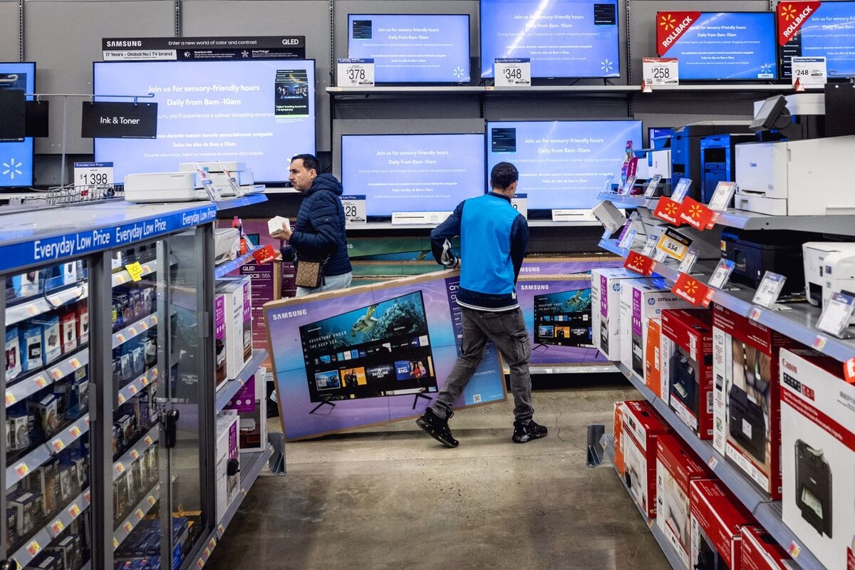Amazon Gave Prime Day Shoppers More Time to Browse. Many Went to Walmart