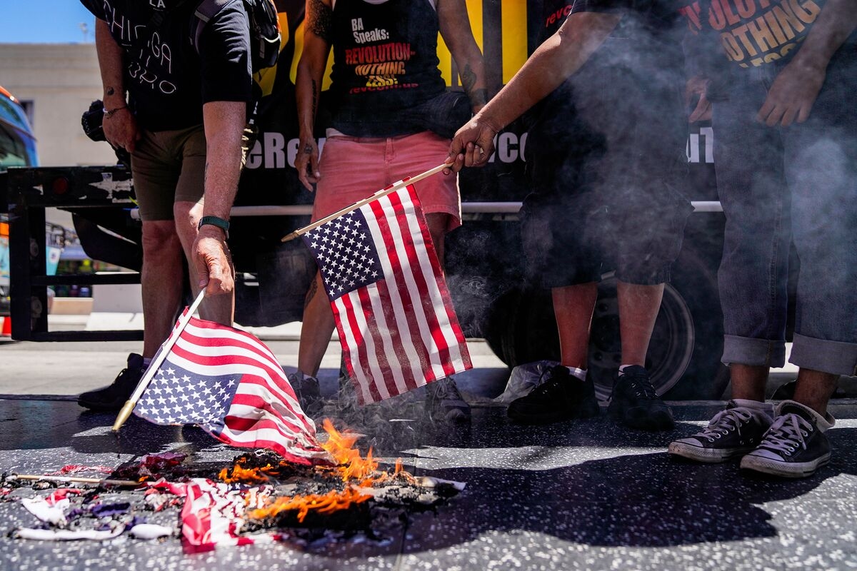 Trump Plans Executive Order on Flag Burning, NewsNation Reports