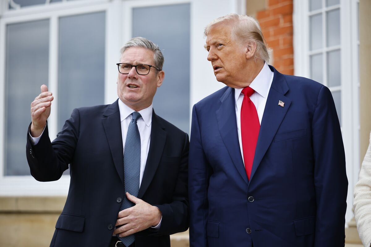 Trump, Starmer Hail Close Ties During Meeting on Trade, Gaza